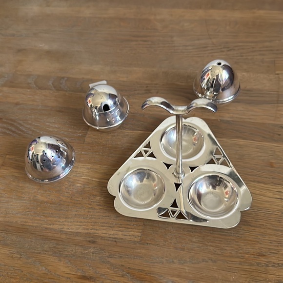 Vintage Silverplate Salt & Pepper Set - Picture 5 of 8